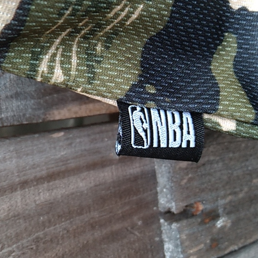 NBA Green Camo Men's Tank Top ( M) - Picture 4 of 10